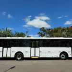 LOTE 005 - 01 ÔNIBUS CAIO APACHE VIP III, ANO 2013/2014, 42 LUGARES MERCEDES 1721 EURO5, PNEUS NOVOS, 2024 QUITADO, BAIXA QUILOMETRAGEM, REVISÕES EM DIA, ESTADO DE NOVO, VEÍCULO A PRONTA ENTREGA. SÓ DE BRASÍLIA – DF (NO ESTADO),