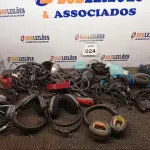 LOTE 024 - 01 LOTE COM DIVERSOS FONES DE OUVIDOS. (NO ESTADO) ATENÇÃO! FAZER A VISITAÇÃO ANTES DE ARREMATAR, NÃO SABEMOS SE FUNCIONA. LEILÃO NÃO TEM GARANTIA E NEM DEVOLUÇÃO, SUJEITO A POSSÍVEIS AVARIAS VISÍVEIS/OCULTAS E/OU AUSÊNCIA DE COMPONENTES.