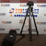 LOTE 109 - 01 TRIPÉ P/ CÂMERA FOTOGRÁFICA. (NO ESTADO) ATENÇÃO! FAZER A VISITAÇÃO ANTES DE ARREMATAR, NÃO SABEMOS SE FUNCIONA. LEILÃO NÃO TEM GARANTIA E NEM DEVOLUÇÃO, SUJEITO A POSSÍVEIS AVARIAS VISÍVEIS/OCULTAS E/OU AUSÊNCIA DE COMPONENTES.
