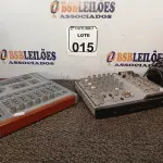 LOTE 015 -  01 MESA DE SOM M.AUDIO E 01 MESA DE SOM EURORACK MX602A COM FONTE. (NO ESTADO) ATENÇÃO! FAZER A VISITAÇÃO ANTES DE ARREMATAR, NÃO SABEMOS SE FUNCIONA. LEILÃO NÃO TEM GARANTIA E NEM DEVOLUÇÃO, SUJEITO A POSSÍVEIS AVARIAS VISÍVEIS/OCULTAS E/OU AUSÊNCIA DE COMPONENTES.