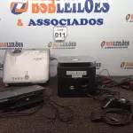 LOTE 011 - 01 PLAYSTATION 2 COM 01 CONTROLE E FONTE, 01 SUBWOOFER MARCA DELL E 01 PROJETOR MARCA HITACHI MODELO CP-5318. (NO ESTADO) ATENÇÃO! FAZER A VISITAÇÃO ANTES DE ARREMATAR, NÃO SABEMOS SE FUNCIONA. LEILÃO NÃO TEM GARANTIA E NEM DEVOLUÇÃO, SUJEITO A POSSÍVEIS AVARIAS VISÍVEIS/OCULTAS E/OU AUSÊNCIA DE COMPONENTES.