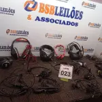 LOTE 023 - 01 LOTE C/ VÁRIOS HEADSETS MARCAS E MODELOS DIVERSOS.  (NO ESTADO) ATENÇÃO! FAZER A VISITAÇÃO ANTES DE ARREMATAR, NÃO SABEMOS SE FUNCIONA. LEILÃO NÃO TEM GARANTIA E NEM DEVOLUÇÃO, SUJEITO A POSSÍVEIS AVARIAS VISÍVEIS/OCULTAS E/OU AUSÊNCIA DE COMPONENTES.