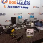 LOTE 014 - 01 LOTE COM 01 ÓCULOS DE MERGULHO, 03 ÓCULOS 3D, SENDO 02 SAMSUNG E 01 SONY, 01 CASE PARA HD MULTILASER, 01 TABLET SAMSUNG E DIVERSOS.  (NO ESTADO) ATENÇÃO! FAZER A VISITAÇÃO ANTES DE ARREMATAR, NÃO SABEMOS SE FUNCIONA. LEILÃO NÃO TEM GARANTIA E NEM DEVOLUÇÃO, SUJEITO A POSSÍVEIS AVARIAS VISÍVEIS/OCULTAS E/OU AUSÊNCIA DE COMPONENTES.