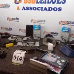 LOTE 014 - 01 LOTE COM 01 ÓCULOS DE MERGULHO, 03 ÓCULOS 3D, SENDO 02 SAMSUNG E 01 SONY, 01 CASE PARA HD MULTILASER, 01 TABLET SAMSUNG E DIVERSOS.  (NO ESTADO) ATENÇÃO! FAZER A VISITAÇÃO ANTES DE ARREMATAR, NÃO SABEMOS SE FUNCIONA. LEILÃO NÃO TEM GARANTIA E NEM DEVOLUÇÃO, SUJEITO A POSSÍVEIS AVARIAS VISÍVEIS/OCULTAS E/OU AUSÊNCIA DE COMPONENTES.