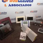 LOTE 020 - 01 LOTE COM PORTA RETRATOS DIGITAL, VÍDEO PORTEIRO, 03 CAIXINHAS DE SOM E 01 CASE. (NO ESTADO) ATENÇÃO! FAZER A VISITAÇÃO ANTES DE ARREMATAR, NÃO SABEMOS SE FUNCIONA. LEILÃO NÃO TEM GARANTIA E NEM DEVOLUÇÃO, SUJEITO A POSSÍVEIS AVARIAS VISÍVEIS/OCULTAS E/OU AUSÊNCIA DE COMPONENTES.