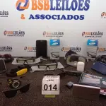 LOTE 014 - 01 LOTE COM 01 ÓCULOS DE MERGULHO, 03 ÓCULOS 3D, SENDO 02 SAMSUNG E 01 SONY, 01 CASE PARA HD MULTILASER, 01 TABLET SAMSUNG E DIVERSOS.  (NO ESTADO) ATENÇÃO! FAZER A VISITAÇÃO ANTES DE ARREMATAR, NÃO SABEMOS SE FUNCIONA. LEILÃO NÃO TEM GARANTIA E NEM DEVOLUÇÃO, SUJEITO A POSSÍVEIS AVARIAS VISÍVEIS/OCULTAS E/OU AUSÊNCIA DE COMPONENTES.