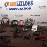 LOTE 023 - 01 LOTE C/ VÁRIOS HEADSETS MARCAS E MODELOS DIVERSOS.  (NO ESTADO) ATENÇÃO! FAZER A VISITAÇÃO ANTES DE ARREMATAR, NÃO SABEMOS SE FUNCIONA. LEILÃO NÃO TEM GARANTIA E NEM DEVOLUÇÃO, SUJEITO A POSSÍVEIS AVARIAS VISÍVEIS/OCULTAS E/OU AUSÊNCIA DE COMPONENTES.