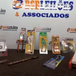 LOTE 030 - 01 AMOLADOR DE FACA, 01 DISCO P/MAKITA E MATERIAIS DIVERSOS. (NO ESTADO) ATENÇÃO! FAZER A VISITAÇÃO ANTES DE ARREMATAR, NÃO SABEMOS SE FUNCIONA. LEILÃO NÃO TEM GARANTIA E NEM DEVOLUÇÃO, SUJEITO A POSSÍVEIS AVARIAS VISÍVEIS/OCULTAS E/OU AUSÊNCIA DE COMPONENTES.