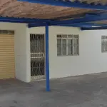01 CASA DE ESQUINA NA QR 405 CONJUNTO 9 LOTE 8 COM SALA, COZINHA, BANHEIRO SOCIAL, 03 QUARTOS, SENDO 01 SUÍTE, ÁREA DE SERVIÇO COBERTA ,GARAGEM E 01 LOJA COM BANHEIRO. SAMAMBAIA NORTE - DF, ÁREA DO LOTE 149,50 M², ÁREA CONSTRUÍDA 176,12 M², 405 CONJUNTO 9 LOTE 8 - SAMAMBAIA NORTE - DF, ÁREA DO LOTE 149,50 M², ÁREA CONSTRUÍDA 176,12 M², MATRÍCULA Nº. 163299 (NO ESTADO) (VISITAÇÃO AGENDAR 61-9445-2031 WHATSAPP) (IPTU 2025 PAGO)