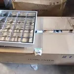 08 LUMINÁRIAS DE EMBUTIR PARA LÂMPADAS COM REATORES. (NO ESTADO) ATENÇÃO! FAZER A VISITAÇÃO ANTES DE ARREMATAR, NÃO SABEMOS SE FUNCIONA, LEILÃO NÃO TEM GARANTIA E NEM DEVOLUÇÃO, SUJEITO A POSSÍVEIS AVARIAS VISÍVEIS/OCULTAS E/OU AUSÊNCIA DE COMPONENTES.