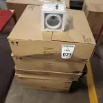 05 CAIXAS COM 09 LUMINÁRIAS SPOT DE EMBUTIR QUADRADO FOCUS 30 A BRANCO FOSCO. (NO ESTADO) ATENÇÃO! FAZER A VISITAÇÃO ANTES DE ARREMATAR, NÃO SABEMOS SE FUNCIONA, LEILÃO NÃO TEM GARANTIA E NEM DEVOLUÇÃO, SUJEITO A POSSÍVEIS AVARIAS VISÍVEIS/OCULTAS E/OU AUSÊNCIA DE COMPONENTES.