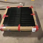 01 MESA DE CENTRO QUADRADA ESPELHADA.  (NO ESTADO) ATENÇÃO! FAZER A VISITAÇÃO ANTES DE ARREMATAR, NÃO SABEMOS SE FUNCIONA, LEILÃO NÃO TEM GARANTIA E NEM DEVOLUÇÃO, SUJEITO A POSSÍVEIS AVARIAS VISÍVEIS/OCULTAS E/OU AUSÊNCIA DE COMPONENTES.