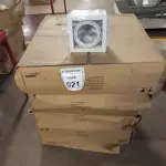 05 CAIXAS COM 09 LUMINÁRIAS SPOT DE EMBUTIR QUADRADO FOCUS 30 A BRANCO FOSCO.  (NO ESTADO) ATENÇÃO! FAZER A VISITAÇÃO ANTES DE ARREMATAR, NÃO SABEMOS SE FUNCIONA, LEILÃO NÃO TEM GARANTIA E NEM DEVOLUÇÃO, SUJEITO A POSSÍVEIS AVARIAS VISÍVEIS/OCULTAS E/OU AUSÊNCIA DE COMPONENTES.