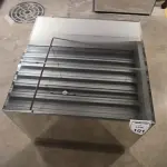01 MESA DE CENTRO EM DESIGNER CÚBICO ESPELHADA. (NO ESTADO) ATENÇÃO! FAZER A VISITAÇÃO ANTES DE ARREMATAR, NÃO SABEMOS SE FUNCIONA, LEILÃO NÃO TEM GARANTIA E NEM DEVOLUÇÃO, SUJEITO A POSSÍVEIS AVARIAS VISÍVEIS/OCULTAS E/OU AUSÊNCIA DE COMPONENTES.