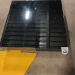 01 MESA DE CENTRO QUADRADA ESPELHADA.  (NO ESTADO) ATENÇÃO! FAZER A VISITAÇÃO ANTES DE ARREMATAR, NÃO SABEMOS SE FUNCIONA, LEILÃO NÃO TEM GARANTIA E NEM DEVOLUÇÃO, SUJEITO A POSSÍVEIS AVARIAS VISÍVEIS/OCULTAS E/OU AUSÊNCIA DE COMPONENTES.