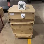 05 CAIXAS COM 09 LUMINÁRIAS SPOT DE EMBUTIR QUADRADO FOCUS 30 A BRANCO FOSCO. (NO ESTADO) ATENÇÃO! FAZER A VISITAÇÃO ANTES DE ARREMATAR, NÃO SABEMOS SE FUNCIONA, LEILÃO NÃO TEM GARANTIA E NEM DEVOLUÇÃO, SUJEITO A POSSÍVEIS AVARIAS VISÍVEIS/OCULTAS E/OU AUSÊNCIA DE COMPONENTES.