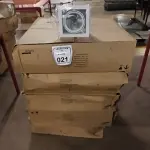 05 CAIXAS COM 09 LUMINÁRIAS SPOT DE EMBUTIR QUADRADO FOCUS 30 A BRANCO FOSCO.  (NO ESTADO) ATENÇÃO! FAZER A VISITAÇÃO ANTES DE ARREMATAR, NÃO SABEMOS SE FUNCIONA, LEILÃO NÃO TEM GARANTIA E NEM DEVOLUÇÃO, SUJEITO A POSSÍVEIS AVARIAS VISÍVEIS/OCULTAS E/OU AUSÊNCIA DE COMPONENTES.