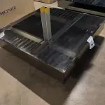 01 MESA DE CENTRO QUADRADA ESPELHADA ESCURA.  (NO ESTADO) ATENÇÃO! FAZER A VISITAÇÃO ANTES DE ARREMATAR, NÃO SABEMOS SE FUNCIONA, LEILÃO NÃO TEM GARANTIA E NEM DEVOLUÇÃO, SUJEITO A POSSÍVEIS AVARIAS VISÍVEIS/OCULTAS E/OU AUSÊNCIA DE COMPONENTES.
