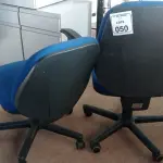 02 CADEIRAS DE ESCRITÓRIO GIRATÓRIAS. (NO ESTADO) ATENÇÃO! FAZER A VISITAÇÃO ANTES DE ARREMATAR, NÃO SABEMOS SE FUNCIONA, LEILÃO NÃO TEM GARANTIA E NEM DEVOLUÇÃO, SUJEITO A POSSÍVEIS AVARIAS VISÍVEIS/OCULTAS E/OU AUSÊNCIA DE COMPONENTES.