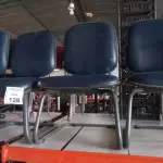 04 CADEIRAS DE PÉS FIXOS. (NO ESTADO) ATENÇÃO! FAZER A VISITAÇÃO ANTES DE ARREMATAR, NÃO SABEMOS SE FUNCIONA, LEILÃO NÃO TEM GARANTIA E NEM DEVOLUÇÃO, SUJEITO A POSSÍVEIS AVARIAS VISÍVEIS/OCULTAS E/OU AUSÊNCIA DE COMPONENTES.