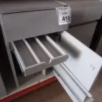 02 ARMÁRIOS PARA CPU COM 01 PORTA E 01 GAVETA. (NO ESTADO) ATENÇÃO! FAZER A VISITAÇÃO ANTES DE ARREMATAR, NÃO SABEMOS SE FUNCIONA, LEILÃO NÃO TEM GARANTIA E NEM DEVOLUÇÃO, SUJEITO A POSSÍVEIS AVARIAS VISÍVEIS/OCULTAS E/OU AUSÊNCIA DE COMPONENTES.