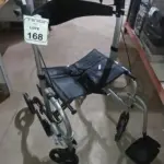 01 ANDADOR DE 04 RODAS COM ASSENTO. (NO ESTADO) ATENÇÃO! FAZER A VISITAÇÃO ANTES DE ARREMATAR, NÃO SABEMOS SE FUNCIONA, LEILÃO NÃO TEM GARANTIA E NEM DEVOLUÇÃO, SUJEITO A POSSÍVEIS AVARIAS VISÍVEIS/OCULTAS E/OU AUSÊNCIA DE COMPONENTES.