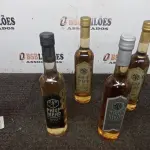 04 GARRAFAS DE HIDROMEL DE 500ML DE SABORES DIVERSOS MARCA PHILIP MEAD. (NO ESTADO) ATENÇÃO! FAZER A VISITAÇÃO ANTES DE ARREMATAR, NÃO SABEMOS SE FUNCIONA, LEILÃO NÃO TEM GARANTIA E NEM DEVOLUÇÃO, SUJEITO A POSSÍVEIS AVARIAS VISÍVEIS/OCULTAS E/OU AUSÊNCIA DE COMPONENTES.