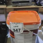 01 BALDE DE TINTA ECONÔMICA 16L NA COR BRANCO NEVE MARCA RENOCRIL. (NO ESTADO) ATENÇÃO! FAZER A VISITAÇÃO ANTES DE ARREMATAR, NÃO SABEMOS SE FUNCIONA, LEILÃO NÃO TEM GARANTIA E NEM DEVOLUÇÃO, SUJEITO A POSSÍVEIS AVARIAS VISÍVEIS/OCULTAS E/OU AUSÊNCIA DE COMPONENTES.