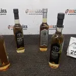 04 GARRAFAS DE HIDROMEL DE 500ML DE SABORES DIVERSOS MARCA PHILIP MEAD. (NO ESTADO) ATENÇÃO! FAZER A VISITAÇÃO ANTES DE ARREMATAR, NÃO SABEMOS SE FUNCIONA, LEILÃO NÃO TEM GARANTIA E NEM DEVOLUÇÃO, SUJEITO A POSSÍVEIS AVARIAS VISÍVEIS/OCULTAS E/OU AUSÊNCIA DE COMPONENTES.