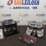 02 MÁQUINAS DE CONTAR CÉDULA. (NO ESTADO) ATENÇÃO! FAZER A VISITAÇÃO ANTES DE ARREMATAR, NÃO SABEMOS SE FUNCIONA, LEILÃO NÃO TEM GARANTIA E NEM DEVOLUÇÃO, SUJEITO A POSSÍVEIS AVARIAS VISÍVEIS/OCULTAS E/OU AUSÊNCIA DE COMPONENTES.