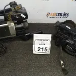 02 FILMADORAS MODELO ANTIGO. (NO ESTADO) ATENÇÃO! FAZER A VISITAÇÃO ANTES DE ARREMATAR, NÃO SABEMOS SE FUNCIONA, LEILÃO NÃO TEM GARANTIA E NEM DEVOLUÇÃO, SUJEITO A POSSÍVEIS AVARIAS VISÍVEIS/OCULTAS E/OU AUSÊNCIA DE COMPONENTES.