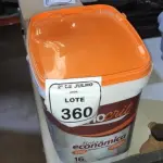01 BALDE DE TINTA ECONÔMICA 16L NA COR BRANCO NEVE MARCA RENOCRIL. (NO ESTADO) ATENÇÃO! FAZER A VISITAÇÃO ANTES DE ARREMATAR, NÃO SABEMOS SE FUNCIONA, LEILÃO NÃO TEM GARANTIA E NEM DEVOLUÇÃO, SUJEITO A POSSÍVEIS AVARIAS VISÍVEIS/OCULTAS E/OU AUSÊNCIA DE COMPONENTES.