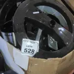 01 LOTE COM VÁRIAS PEÇAS DE LIQUIDIFICADORES E ELETRODOMÉSTICOS DIVERSOS PARA RETIRADA DE PEÇAS. (NO ESTADO) ATENÇÃO! FAZER A VISITAÇÃO ANTES DE ARREMATAR, NÃO SABEMOS SE FUNCIONA, LEILÃO NÃO TEM GARANTIA E NEM DEVOLUÇÃO, SUJEITO A POSSÍVEIS AVARIAS VISÍVEIS/OCULTAS E/OU AUSÊNCIA DE COMPONENTES.