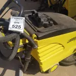 01 MÁQUINA DE LAVAR PISO INDUSTRIAL MODELO BD 530 MARCA KARCHER. (NO ESTADO) ATENÇÃO! FAZER A VISITAÇÃO ANTES DE ARREMATAR, NÃO SABEMOS SE FUNCIONA, LEILÃO NÃO TEM GARANTIA E NEM DEVOLUÇÃO, SUJEITO A POSSÍVEIS AVARIAS VISÍVEIS/OCULTAS E/OU AUSÊNCIA DE COMPONENTES.
