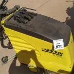 01 MÁQUINA DE LAVAR PISO INDUSTRIAL MODELO BD 530 MARCA KARCHER. (NO ESTADO) ATENÇÃO! FAZER A VISITAÇÃO ANTES DE ARREMATAR, NÃO SABEMOS SE FUNCIONA, LEILÃO NÃO TEM GARANTIA E NEM DEVOLUÇÃO, SUJEITO A POSSÍVEIS AVARIAS VISÍVEIS/OCULTAS E/OU AUSÊNCIA DE COMPONENTES.