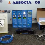 05 ROUTERS DE BANDA LARGA MARCA CISCO. (NO ESTADO) ATENÇÃO! FAZER A VISITAÇÃO ANTES DE ARREMATAR, NÃO SABEMOS SE FUNCIONA, LEILÃO NÃO TEM GARANTIA E NEM DEVOLUÇÃO, SUJEITO A POSSÍVEIS AVARIAS VISÍVEIS/OCULTAS E/OU AUSÊNCIA DE COMPONENTES.