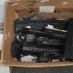 01 LOTE COM VÁRIAS BATERIAS DE NOTEBOOK E LEITORES BIOMÉTRICOS DE MARCAS E MODELOS DIVERSOS. (NO ESTADO) ATENÇÃO! FAZER A VISITAÇÃO ANTES DE ARREMATAR, NÃO SABEMOS SE FUNCIONA, LEILÃO NÃO TEM GARANTIA E NEM DEVOLUÇÃO, SUJEITO A POSSÍVEIS AVARIAS VISÍVEIS/OCULTAS E/OU AUSÊNCIA DE COMPONENTES.