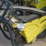 01 MÁQUINA DE LAVAR PISO INDUSTRIAL MARCA KARCHER. (NO ESTADO) ATENÇÃO! FAZER A VISITAÇÃO ANTES DE ARREMATAR, NÃO SABEMOS SE FUNCIONA, LEILÃO NÃO TEM GARANTIA E NEM DEVOLUÇÃO, SUJEITO A POSSÍVEIS AVARIAS VISÍVEIS/OCULTAS E/OU AUSÊNCIA DE COMPONENTES.