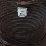 01 CARRETEL COM APROXIMADAMENTE 617M DE FIO 0,35MM PRETO DE ALUMÍNIO15KV BLINDADO PRETO. (NO ESTADO) ATENÇÃO! FAZER A VISITAÇÃO ANTES DE ARREMATAR, NÃO SABEMOS SE FUNCIONA, LEILÃO NÃO TEM GARANTIA E NEM DEVOLUÇÃO, SUJEITO A POSSÍVEIS AVARIAS VISÍVEIS/OCULTAS E/OU AUSÊNCIA DE COMPONENTES.