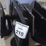 06 MONITORES DE MARCAS E MODELOS DIVERSOS. (NO ESTADO) ATENÇÃO! FAZER A VISITAÇÃO ANTES DE ARREMATAR, NÃO SABEMOS SE FUNCIONA, LEILÃO NÃO TEM GARANTIA E NEM DEVOLUÇÃO, SUJEITO A POSSÍVEIS AVARIAS VISÍVEIS/OCULTAS E/OU AUSÊNCIA DE COMPONENTES.