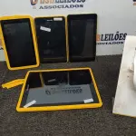 04 TABLETS DE MARCAS E MODELOS DIVERSOS SEM FONTE. (NO ESTADO) ATENÇÃO! FAZER A VISITAÇÃO ANTES DE ARREMATAR, NÃO SABEMOS SE FUNCIONA, LEILÃO NÃO TEM GARANTIA E NEM DEVOLUÇÃO, SUJEITO A POSSÍVEIS AVARIAS VISÍVEIS/OCULTAS E/OU AUSÊNCIA DE COMPONENTES.
