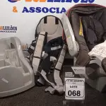 01 BEBÊ CONFORTO. (NO ESTADO) ATENÇÃO! FAZER A VISITAÇÃO ANTES DE ARREMATAR, NÃO SABEMOS SE FUNCIONA, LEILÃO NÃO TEM GARANTIA E NEM DEVOLUÇÃO, SUJEITO A POSSÍVEIS AVARIAS VISÍVEIS/OCULTAS E/OU AUSÊNCIA DE COMPONENTES.