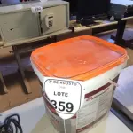 01 BALDE DE TINTA ECONÔMICA 16L NA COR BRANCO NEVE MARCA RENOCRIL. (NO ESTADO) ATENÇÃO! FAZER A VISITAÇÃO ANTES DE ARREMATAR, NÃO SABEMOS SE FUNCIONA, LEILÃO NÃO TEM GARANTIA E NEM DEVOLUÇÃO, SUJEITO A POSSÍVEIS AVARIAS VISÍVEIS/OCULTAS E/OU AUSÊNCIA DE COMPONENTES.