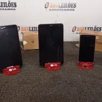 02 TABLETS E 02 CELULARES. (NO ESTADO) ATENÇÃO! FAZER A VISITAÇÃO ANTES DE ARREMATAR, NÃO SABEMOS SE FUNCIONA, LEILÃO NÃO TEM GARANTIA E NEM DEVOLUÇÃO, SUJEITO A POSSÍVEIS AVARIAS VISÍVEIS/OCULTAS E/OU AUSÊNCIA DE COMPONENTES.