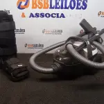 01 ASPIRADOR DE PÓ 220V MARCA ELECTROLUX E 01 BOTA ORTOPÉDICA MARCA MERCUR. (NO ESTADO) ATENÇÃO! FAZER A VISITAÇÃO ANTES DE ARREMATAR, NÃO SABEMOS SE FUNCIONA, LEILÃO NÃO TEM GARANTIA E NEM DEVOLUÇÃO, SUJEITO A POSSÍVEIS AVARIAS VISÍVEIS/OCULTAS E/OU AUSÊNCIA DE COMPONENTES.