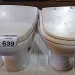 02 VASOS SANITÁRIOS. (NO ESTADO) ATENÇÃO! FAZER A VISITAÇÃO ANTES DE ARREMATAR, NÃO SABEMOS SE FUNCIONA, LEILÃO NÃO TEM GARANTIA E NEM DEVOLUÇÃO, SUJEITO A POSSÍVEIS AVARIAS VISÍVEIS/OCULTAS E/OU AUSÊNCIA DE COMPONENTES.