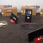 03 CELULARES MARCA QUANTUM. (NO ESTADO) ATENÇÃO! FAZER A VISITAÇÃO ANTES DE ARREMATAR, NÃO SABEMOS SE FUNCIONA, LEILÃO NÃO TEM GARANTIA E NEM DEVOLUÇÃO, SUJEITO A POSSÍVEIS AVARIAS VISÍVEIS/OCULTAS E/OU AUSÊNCIA DE COMPONENTES.