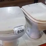 02 VASOS SANITÁRIOS. (NO ESTADO) ATENÇÃO! FAZER A VISITAÇÃO ANTES DE ARREMATAR, NÃO SABEMOS SE FUNCIONA, LEILÃO NÃO TEM GARANTIA E NEM DEVOLUÇÃO, SUJEITO A POSSÍVEIS AVARIAS VISÍVEIS/OCULTAS E/OU AUSÊNCIA DE COMPONENTES.
