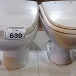 02 VASOS SANITÁRIOS. (NO ESTADO) ATENÇÃO! FAZER A VISITAÇÃO ANTES DE ARREMATAR, NÃO SABEMOS SE FUNCIONA, LEILÃO NÃO TEM GARANTIA E NEM DEVOLUÇÃO, SUJEITO A POSSÍVEIS AVARIAS VISÍVEIS/OCULTAS E/OU AUSÊNCIA DE COMPONENTES.
