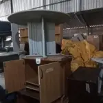 01 MESA, 01 ARMÁRIO BAIXO COM 02 PORTAS, 01 ESCRIVANINHA E 02 CRIADOS MUDO. (NO ESTADO) ATENÇÃO! FAZER A VISITAÇÃO ANTES DE ARREMATAR, NÃO SABEMOS SE FUNCIONA, LEILÃO NÃO TEM GARANTIA E NEM DEVOLUÇÃO, SUJEITO A POSSÍVEIS AVARIAS VISÍVEIS/OCULTAS E/OU AUSÊNCIA DE COMPONENTES.